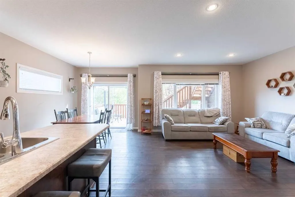 306 Twinriver Road W