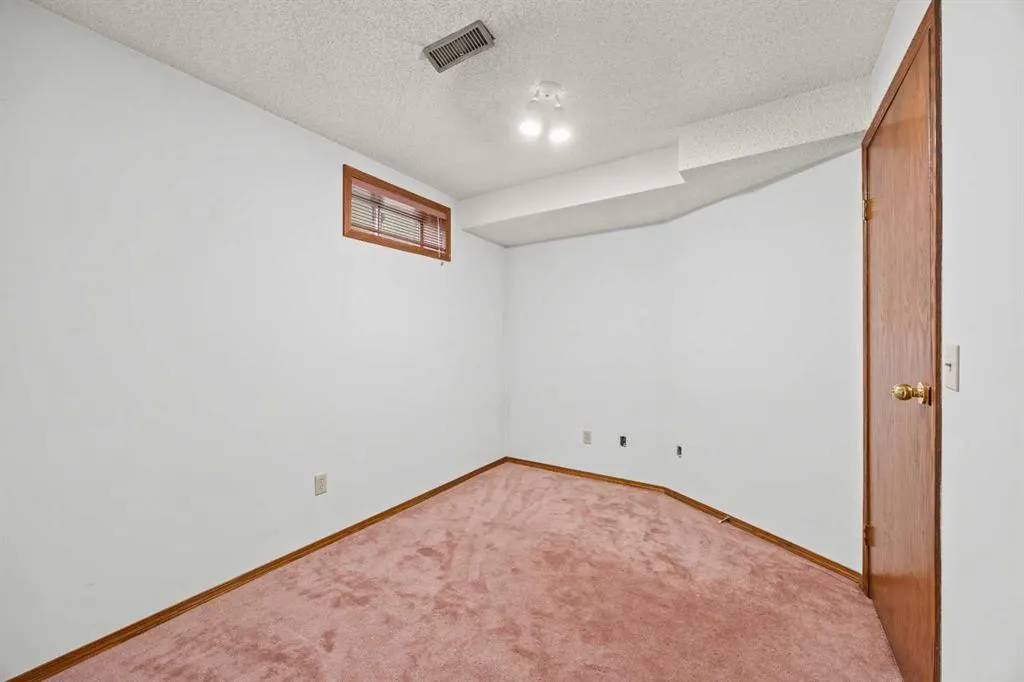 707 Hawkside Mews NW