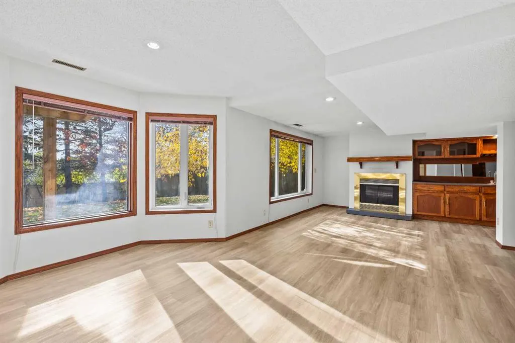 707 Hawkside Mews NW