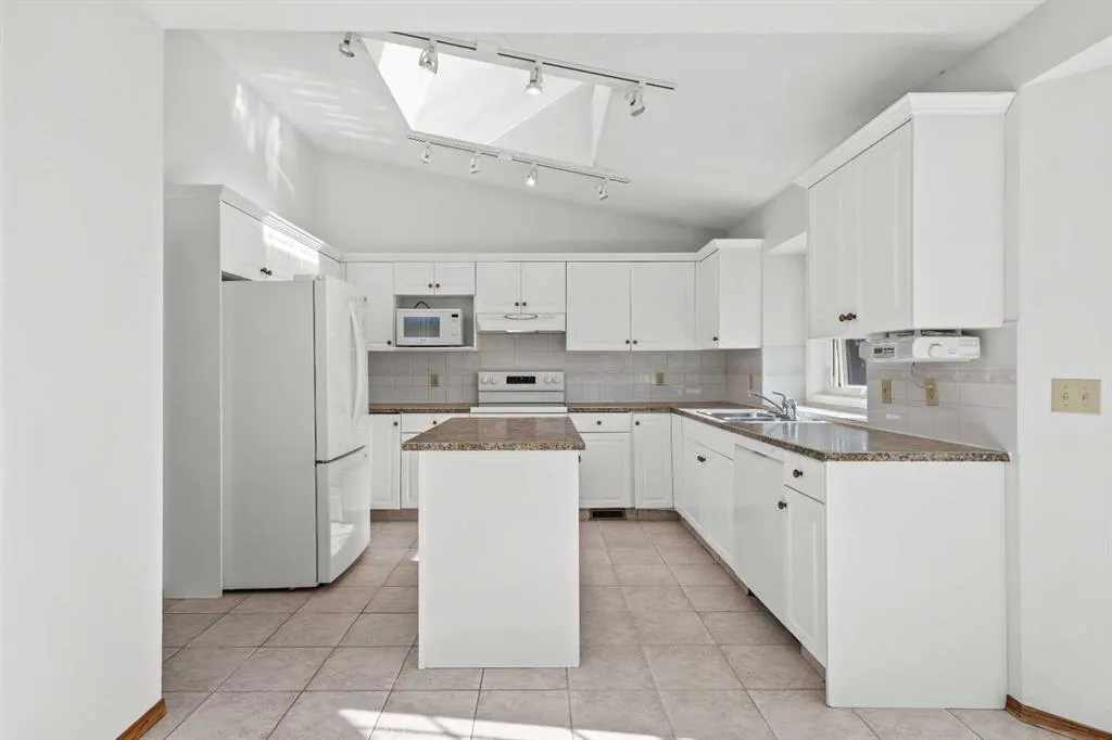 707 Hawkside Mews NW