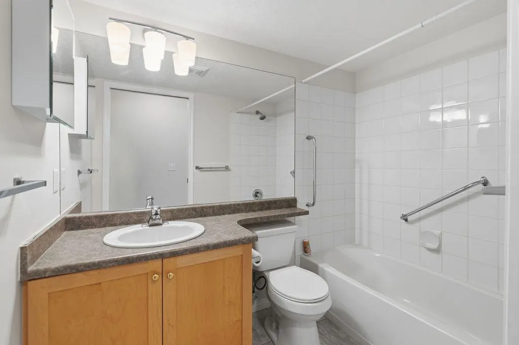 1112 Valleyview Park SE #112