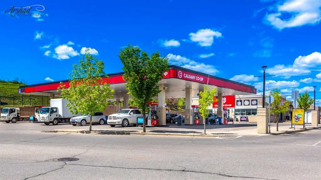195 Kincora Glen Road NW #423