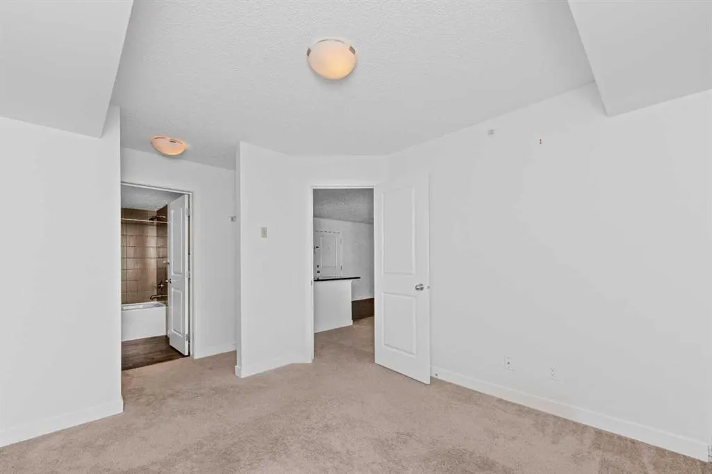 195 Kincora Glen Road NW #423