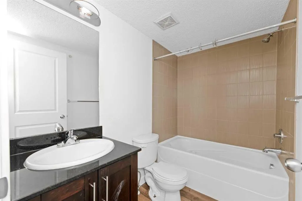 195 Kincora Glen Road NW #423