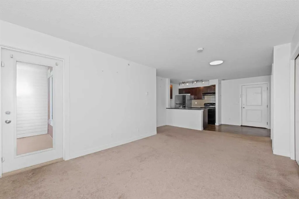 195 Kincora Glen Road NW #423