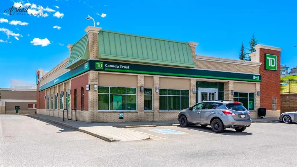 195 Kincora Glen Road NW #423