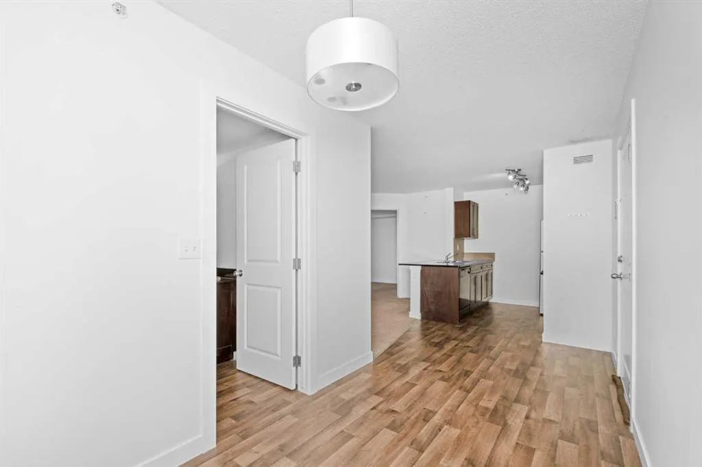 195 Kincora Glen Road NW #423