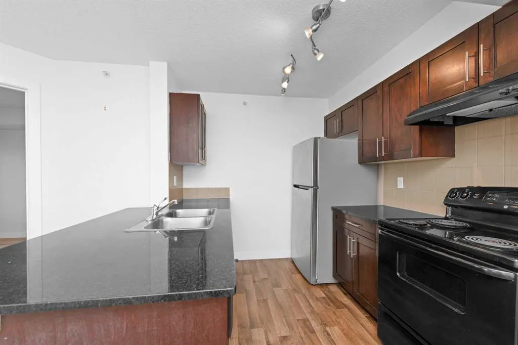 195 Kincora Glen Road NW #423