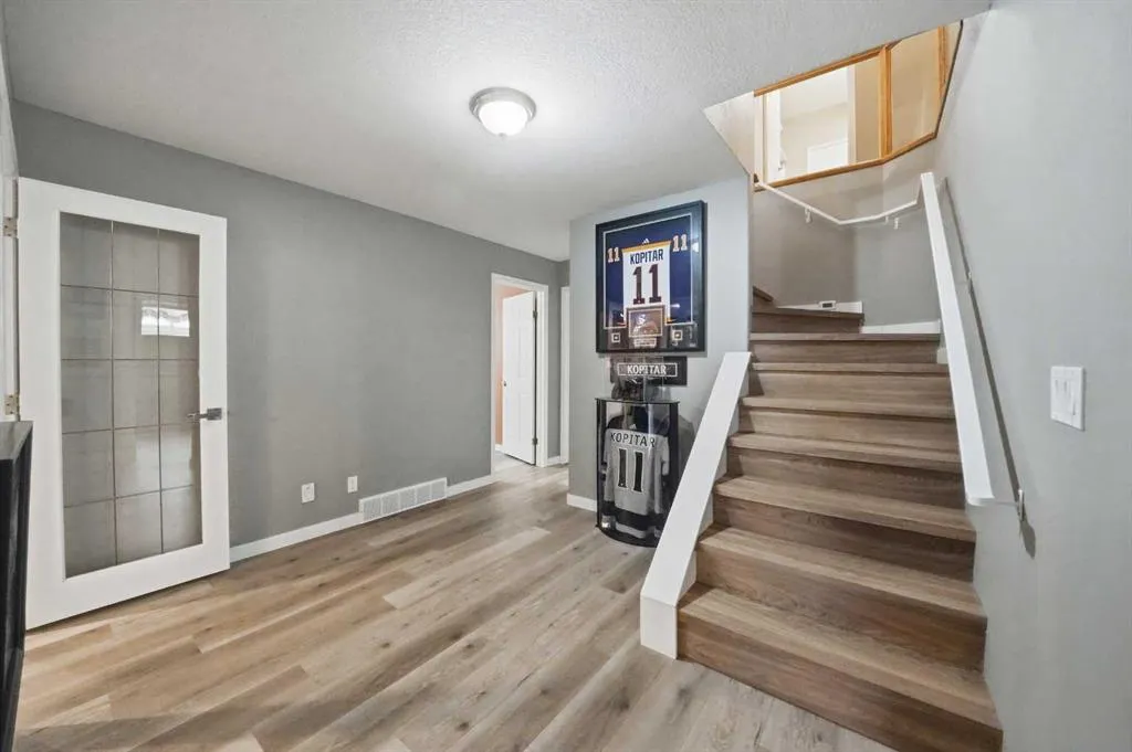 8 Drever Close