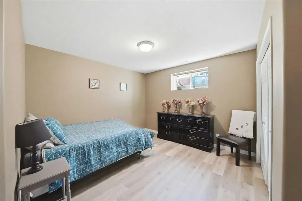 8 Drever Close