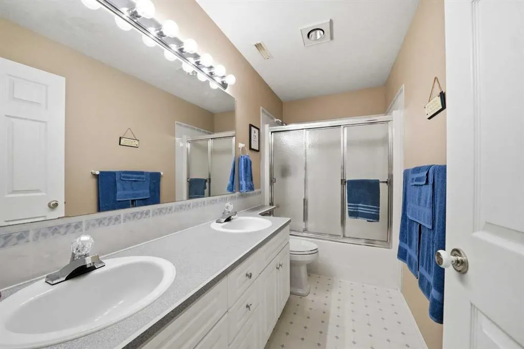 8 Drever Close