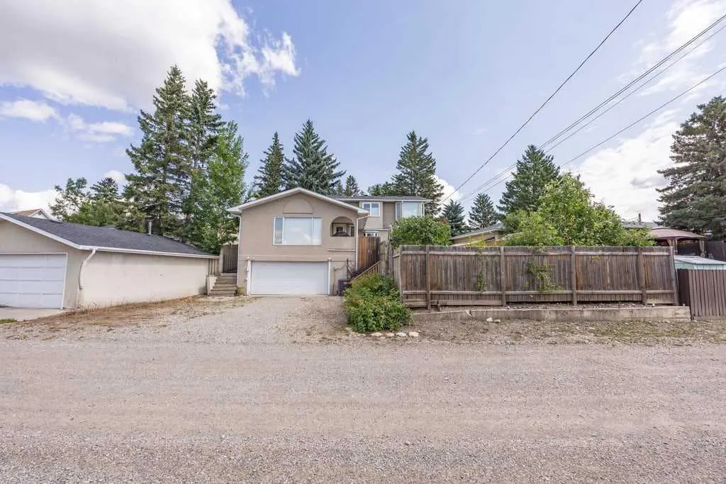 311 Glamorgan Crescent SW