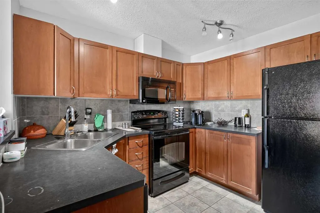 202 Bayside Point SW