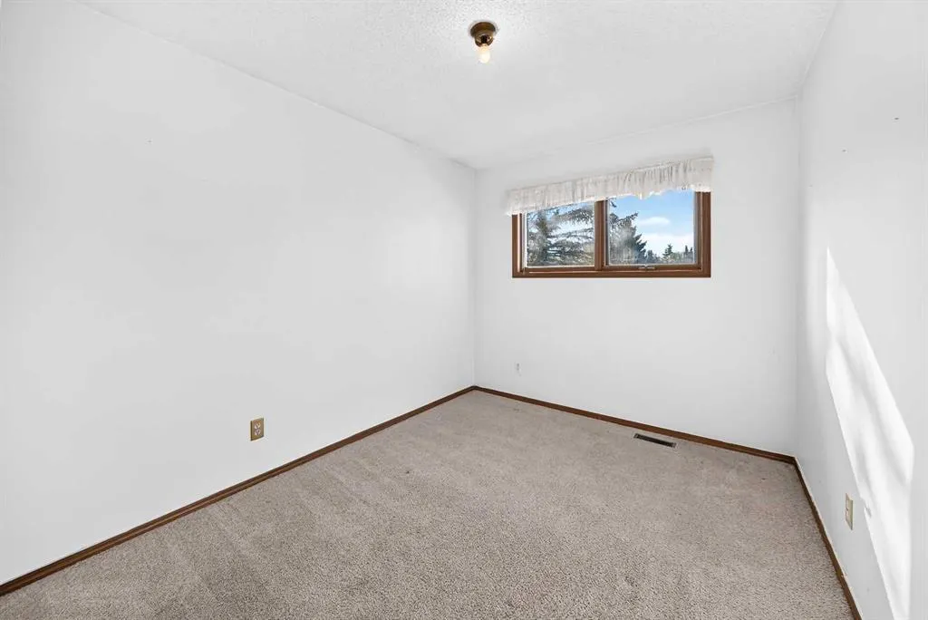 64 Edforth Crescent NW