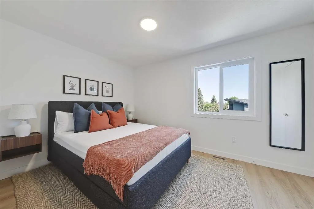 828 8 Avenue NE #8
