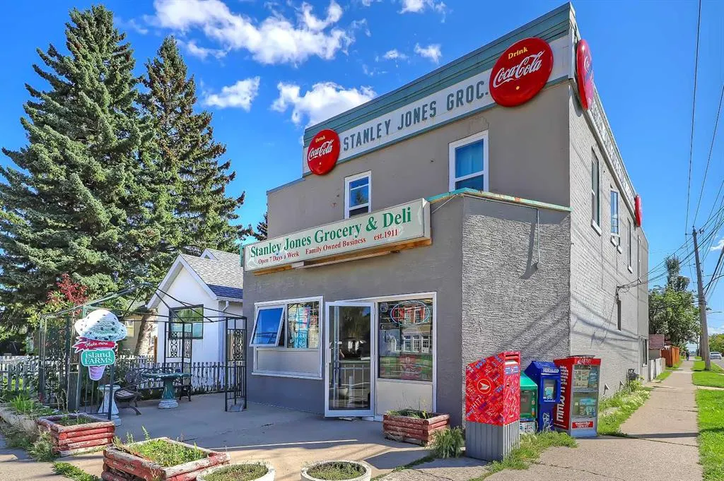 828 8 Avenue NE #8