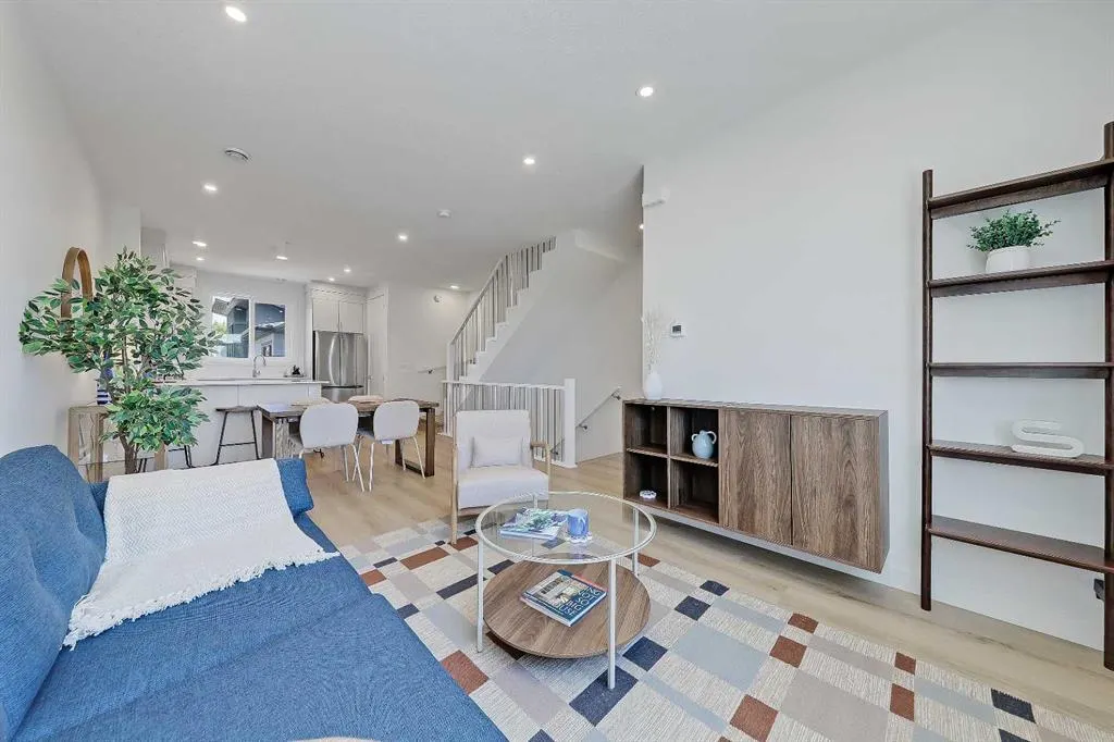 828 8 Avenue NE #8