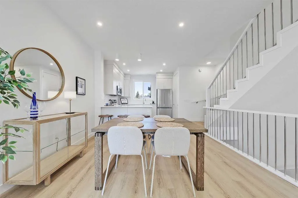 828 8 Avenue NE #8