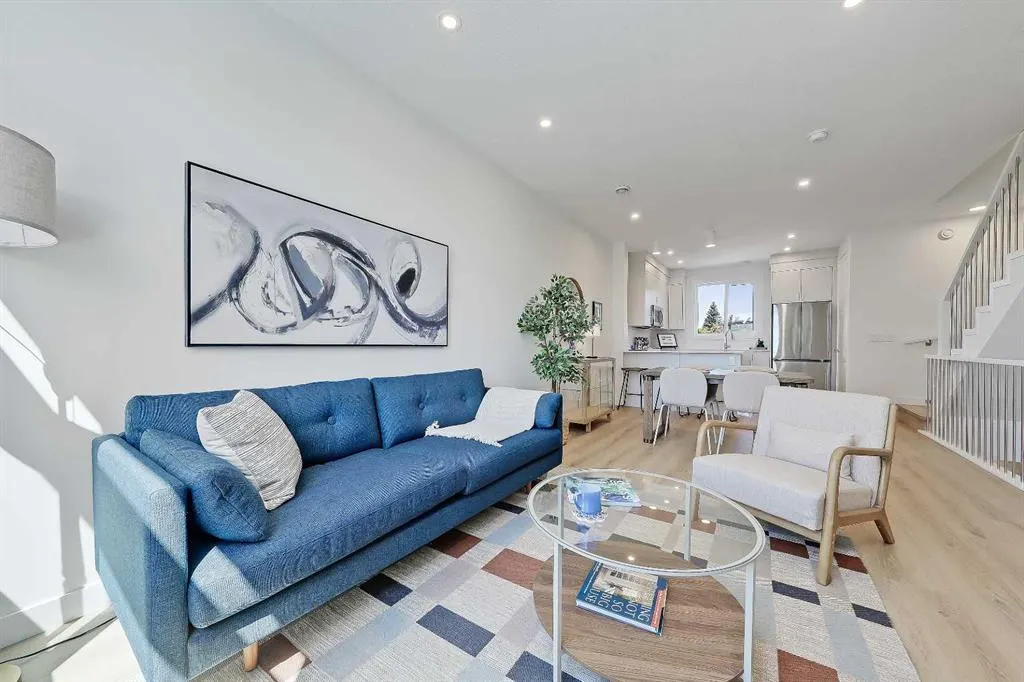 828 8 Avenue NE #8