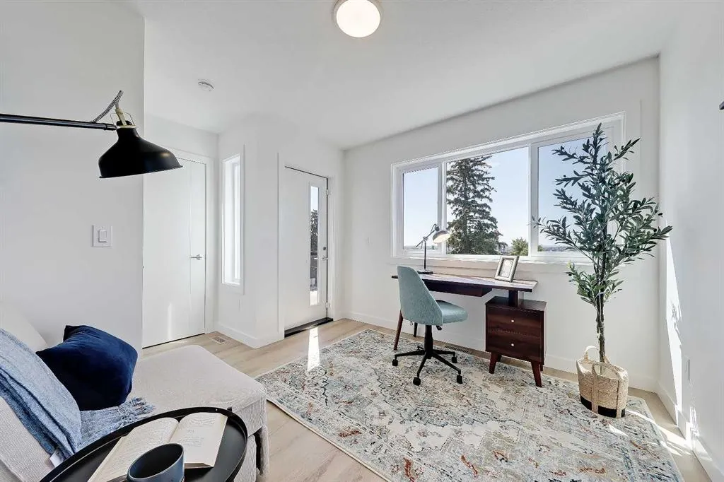 828 8 Avenue NE #8