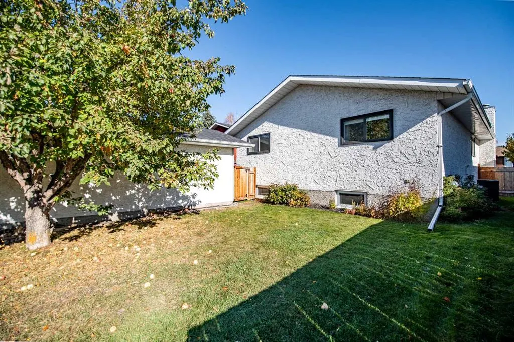 112 Carroll Crescent