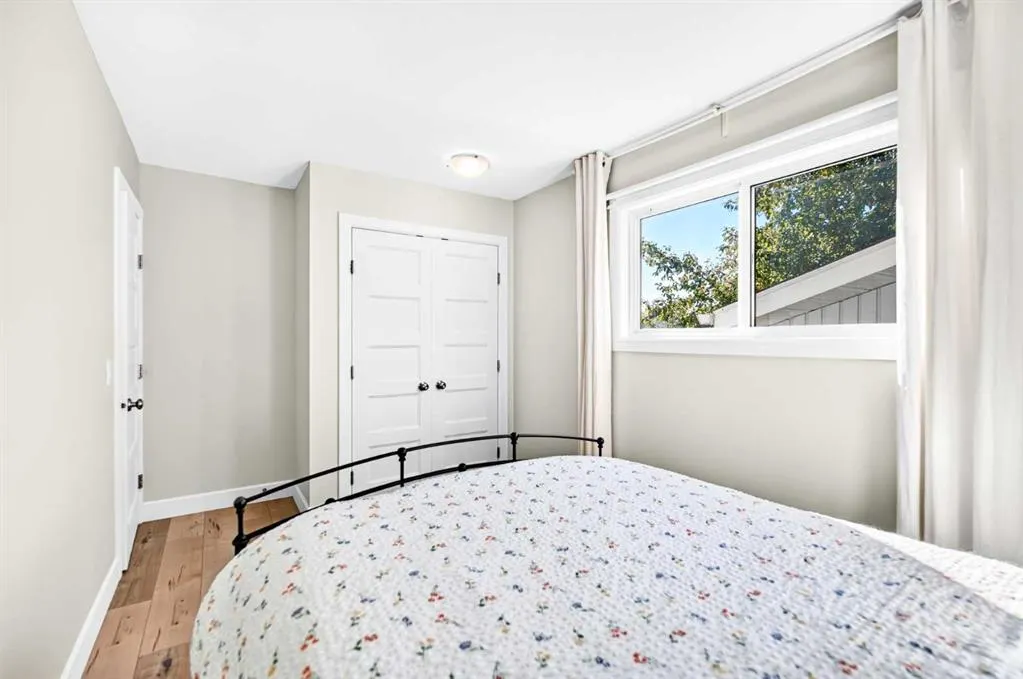 112 Carroll Crescent