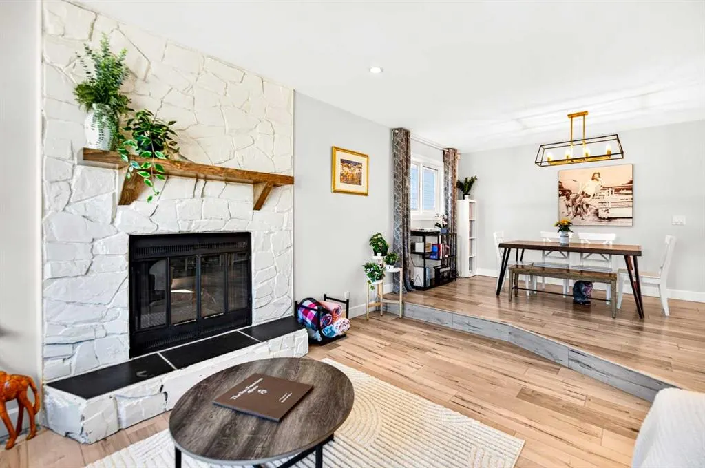 112 Carroll Crescent