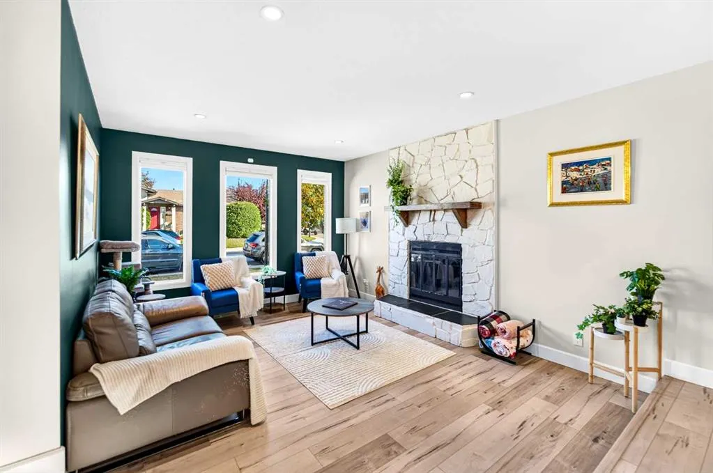 112 Carroll Crescent
