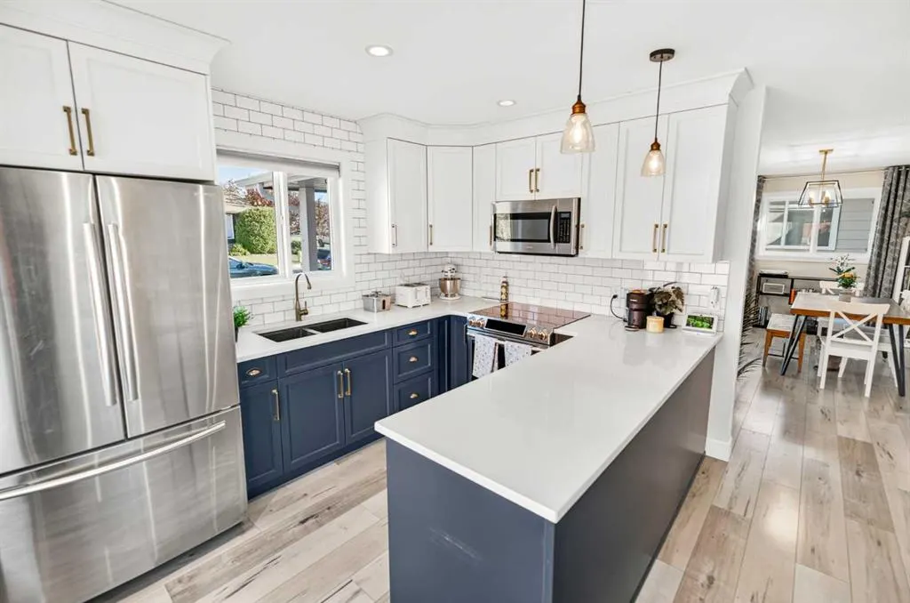 112 Carroll Crescent