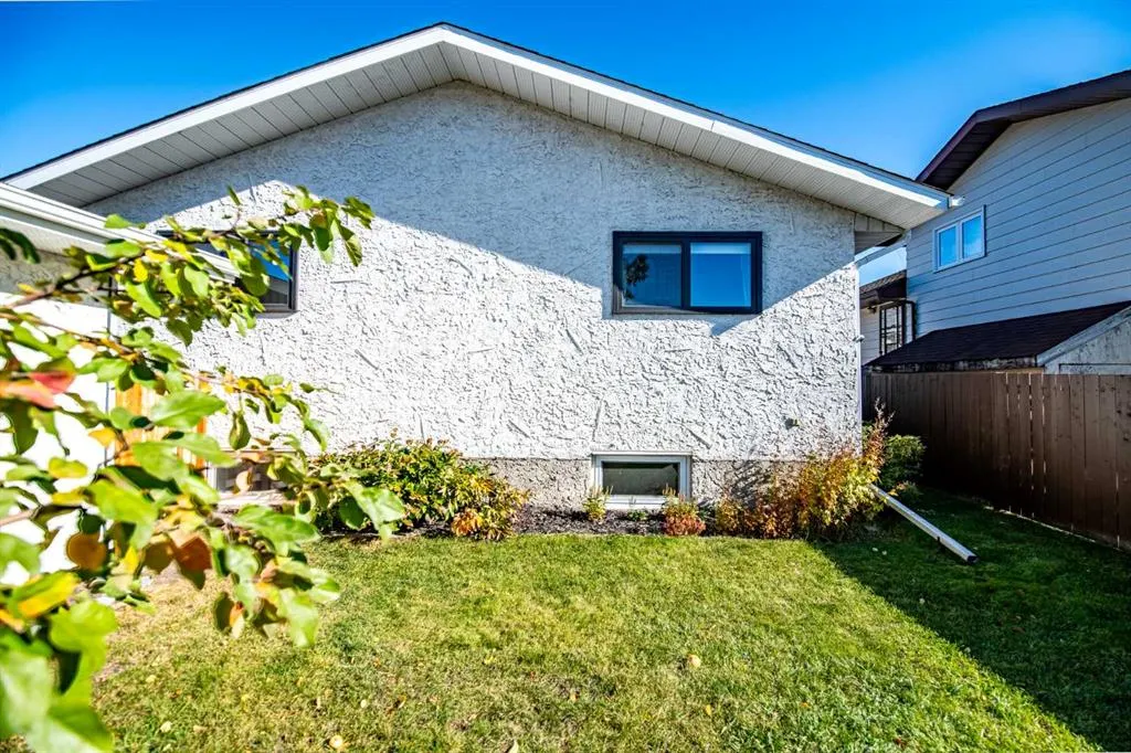 112 Carroll Crescent