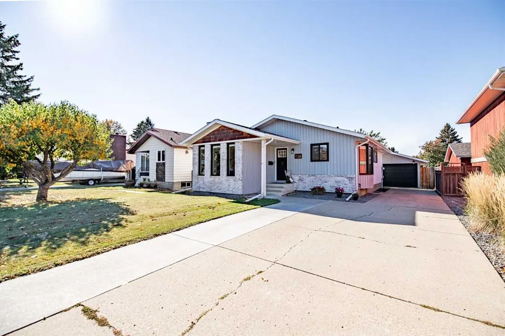 112 Carroll Crescent