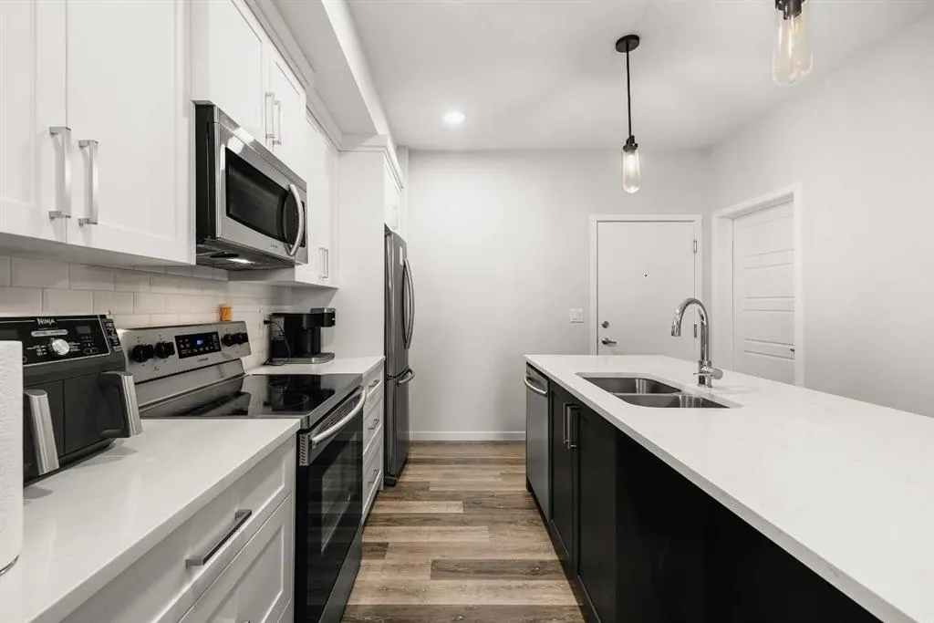 300 Harvest Hills Place NE #112
