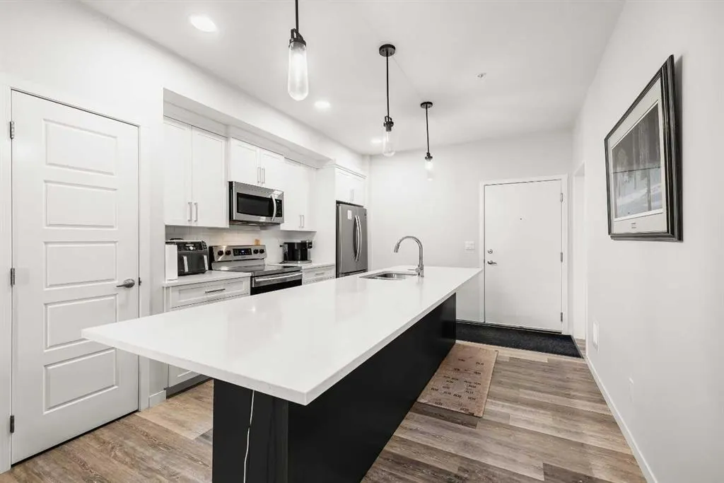 300 Harvest Hills Place NE #112