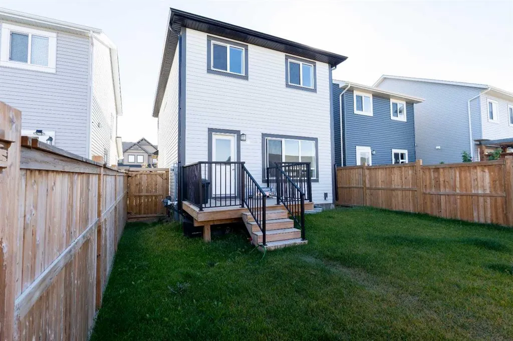 99 Hillcrest Close SW