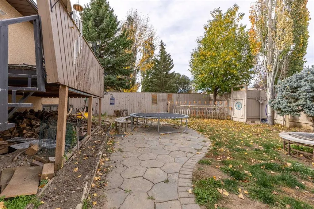 184 Lakhota Crescent W