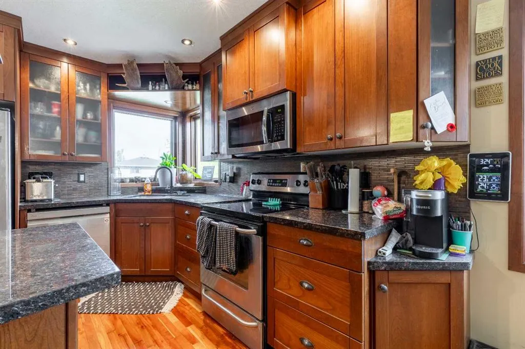 184 Lakhota Crescent W