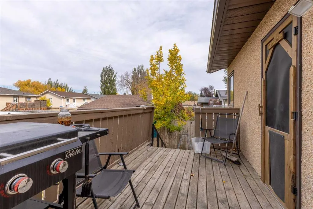 184 Lakhota Crescent W