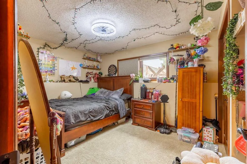 184 Lakhota Crescent W