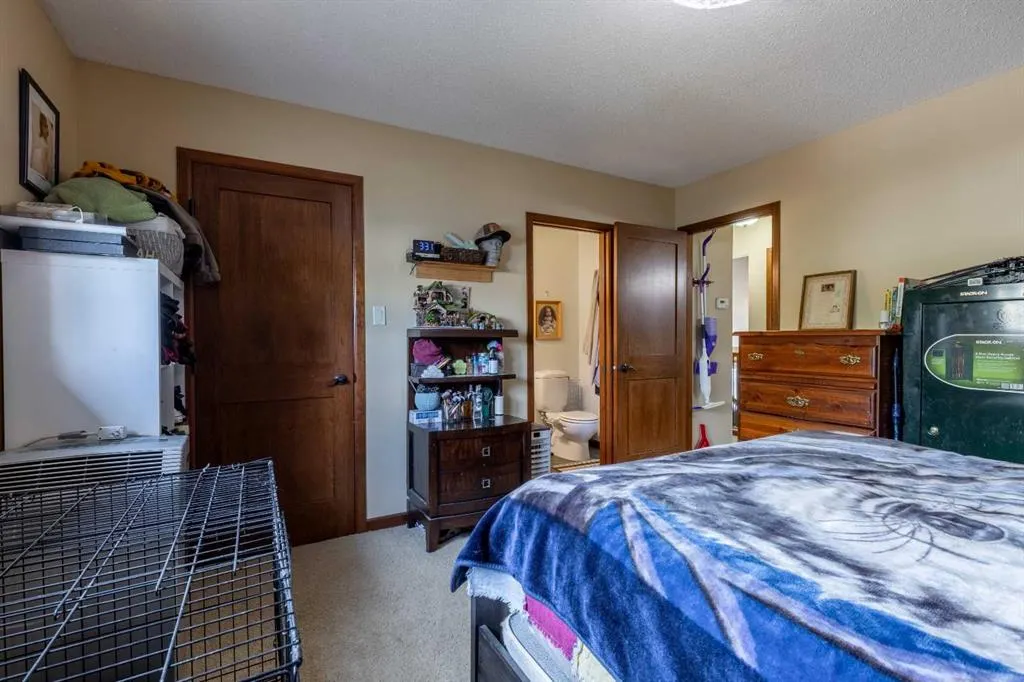 184 Lakhota Crescent W