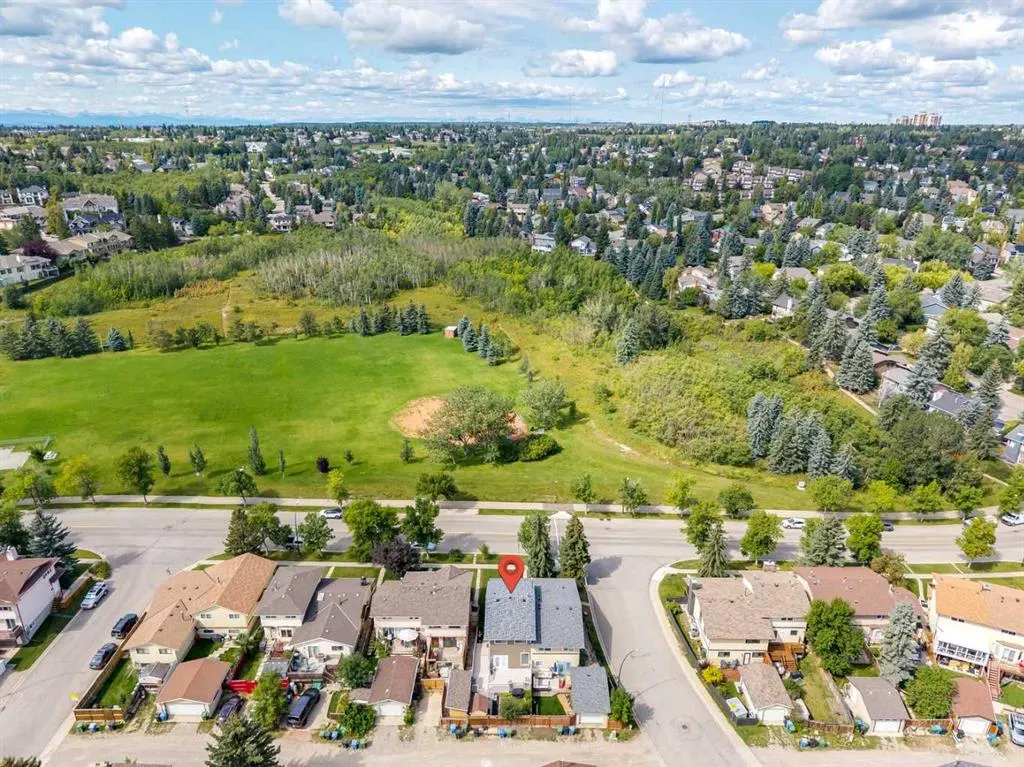 568 Strathcona Drive SW