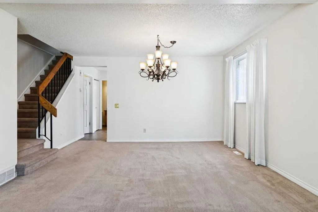 568 Strathcona Drive SW