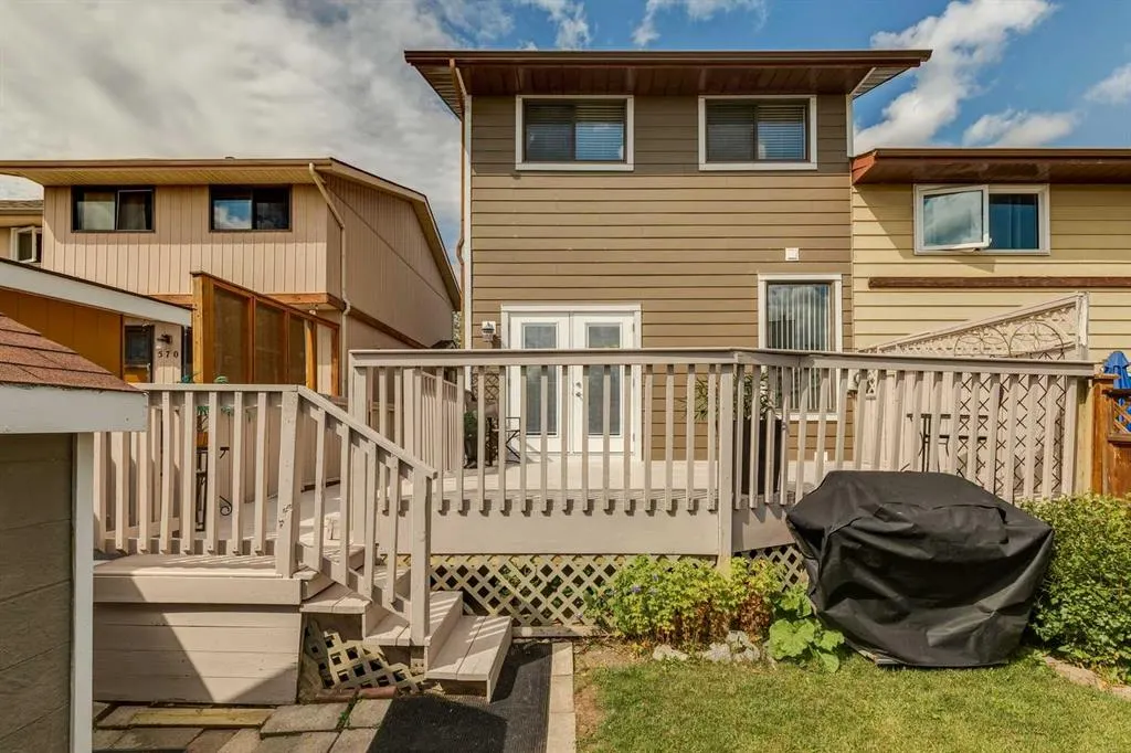 568 Strathcona Drive SW