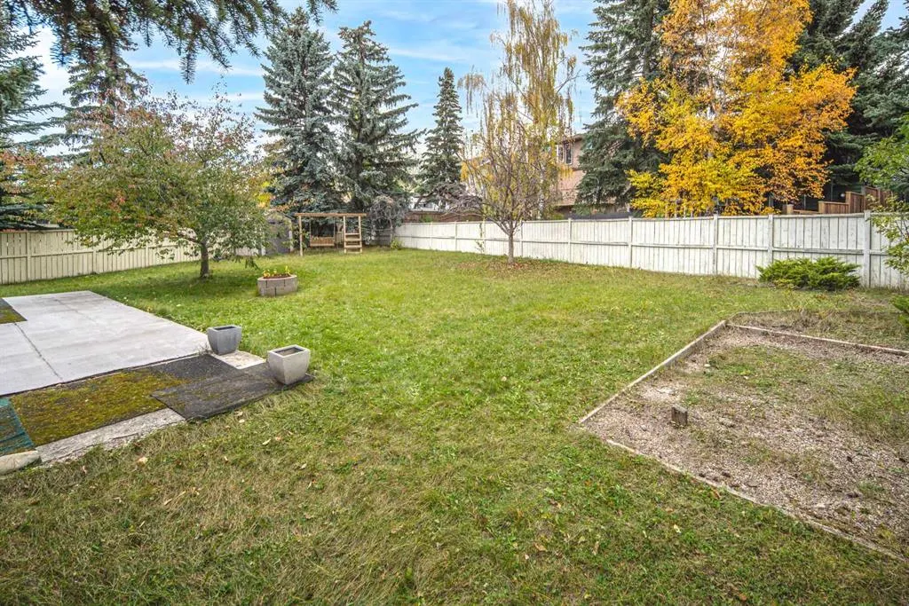 28 Hawkcliff Place NW