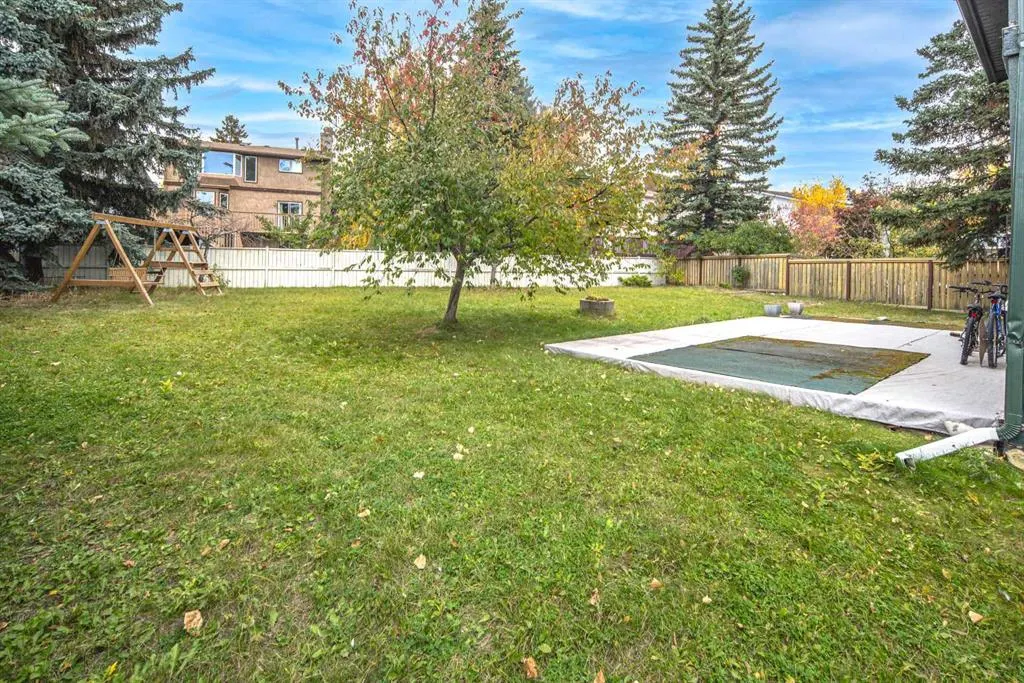 28 Hawkcliff Place NW