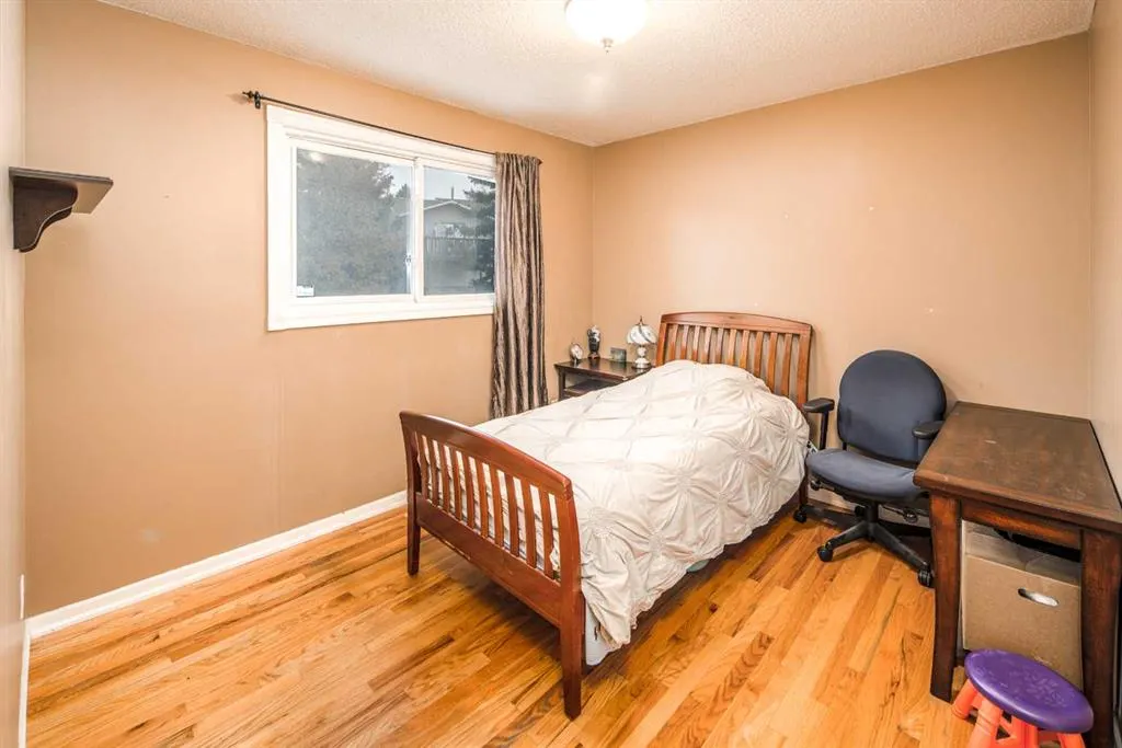 28 Hawkcliff Place NW