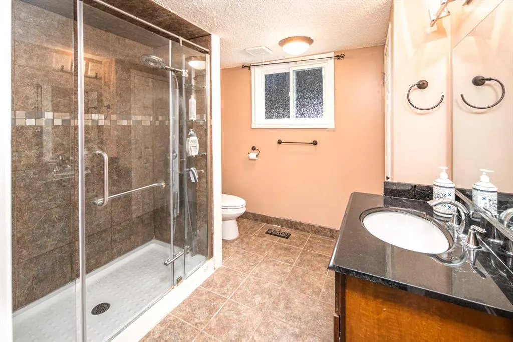 28 Hawkcliff Place NW