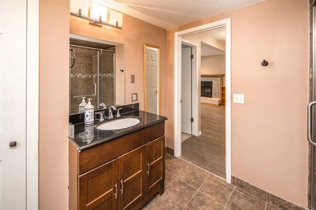28 Hawkcliff Place NW