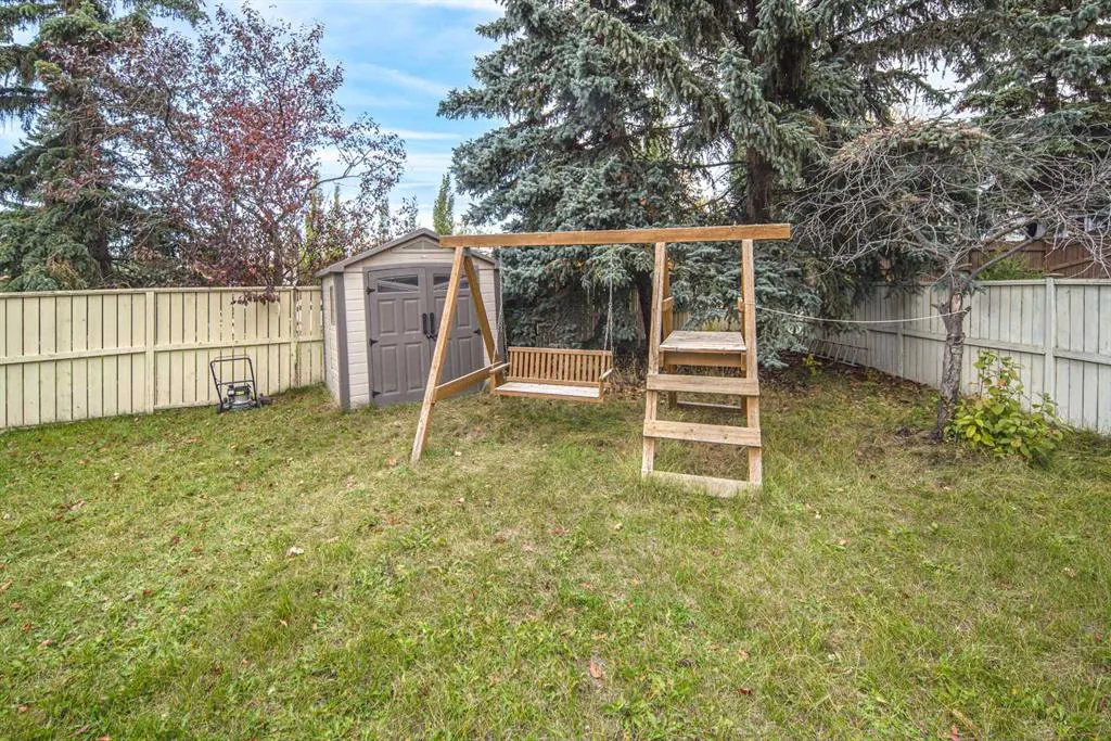 28 Hawkcliff Place NW