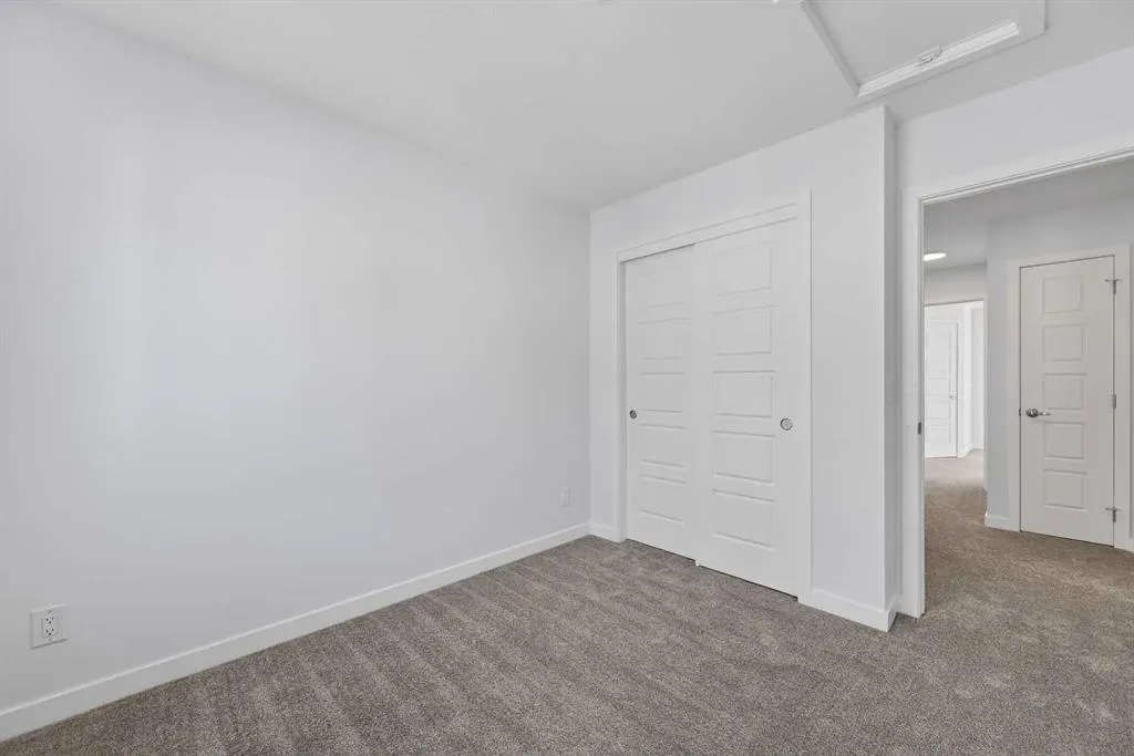30 Creekside Avenue SW