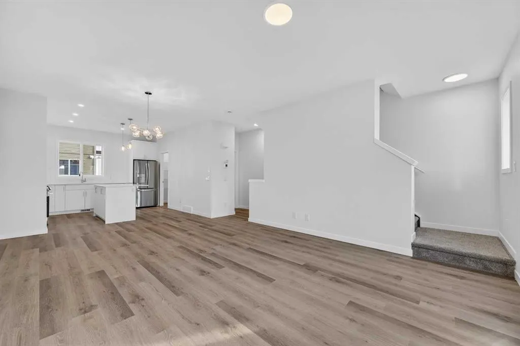 30 Creekside Avenue SW